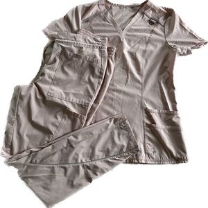 Pink Jaanuu Women’s Scrub small Top and medium Pant Set